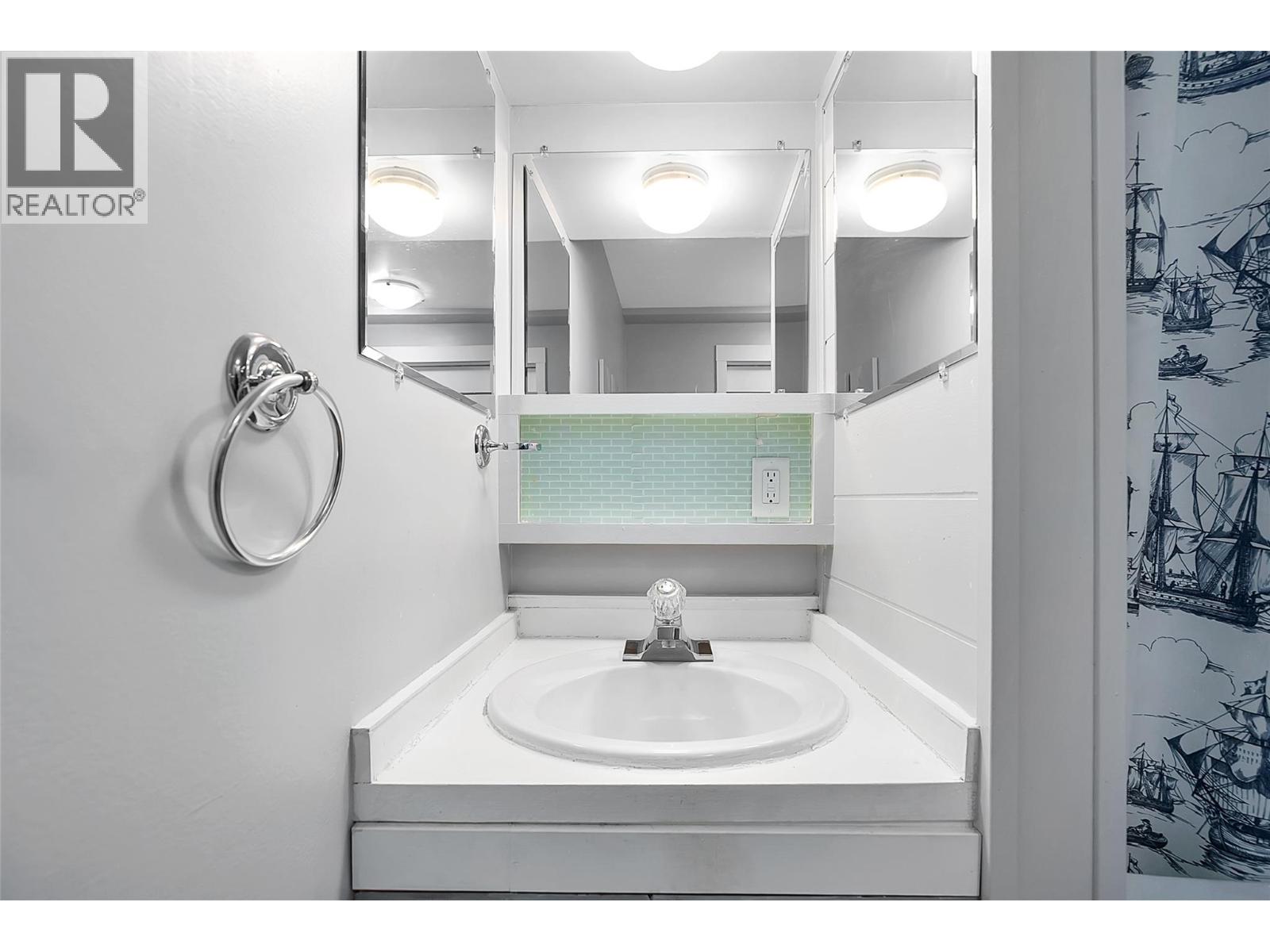 4142 San Clemente Avenue, Peachland, British Columbia  V0H 1X7 - Photo 40 - 10369069