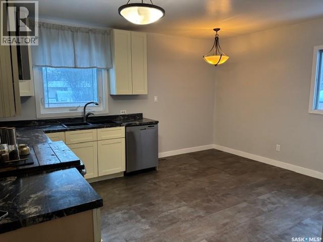 124 8th Avenue W, Canora, Saskatchewan  S0A 0L0 - Photo 9 - SK025525