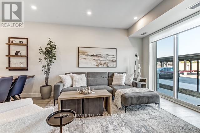 204 - 16 Compass Trail, Central Elgin, Ontario  N5L 0B4 - Photo 1 - X12617148