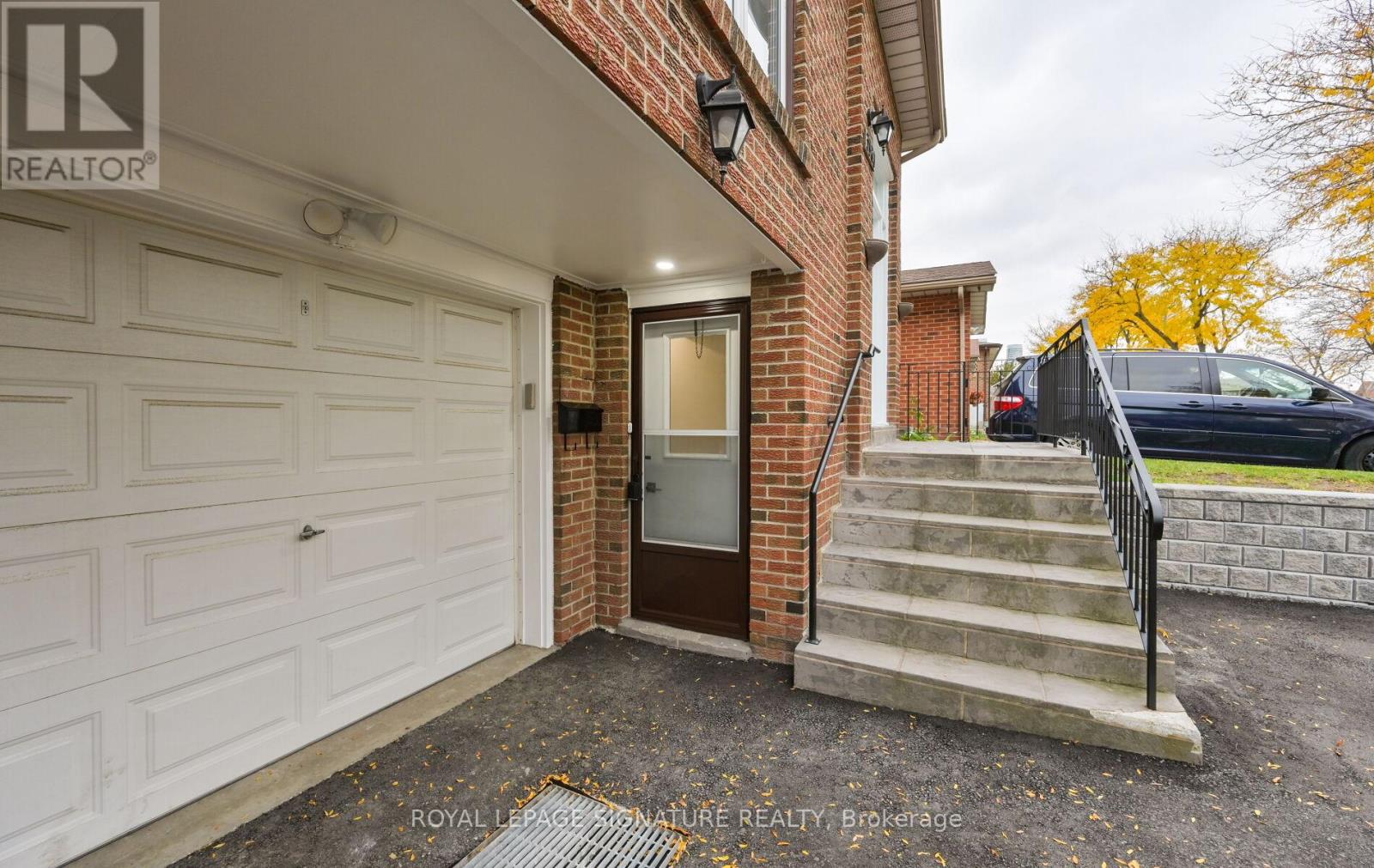 3980 Midhurst Lane, Mississauga, Ontario  L4Z 1C7 - Photo 3 - W12628450