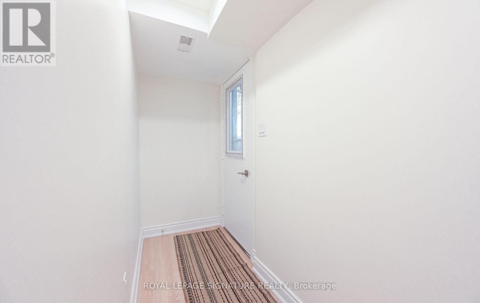 3980 Midhurst Lane, Mississauga, Ontario  L4Z 1C7 - Photo 4 - W12628450