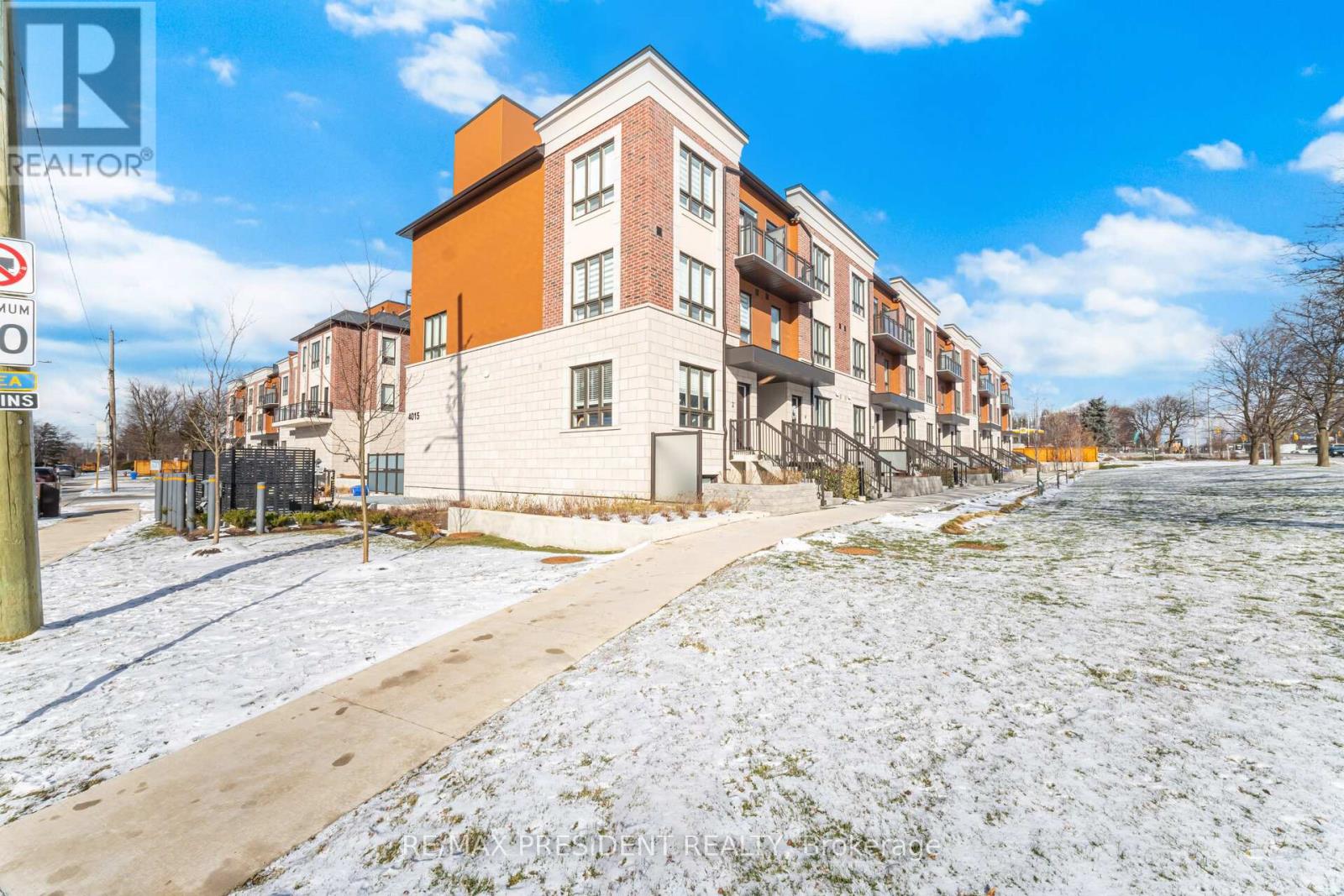 19 - 4015 Hickory Drive, Mississauga, Ontario  L4W 1L1 - Photo 2 - W12628472