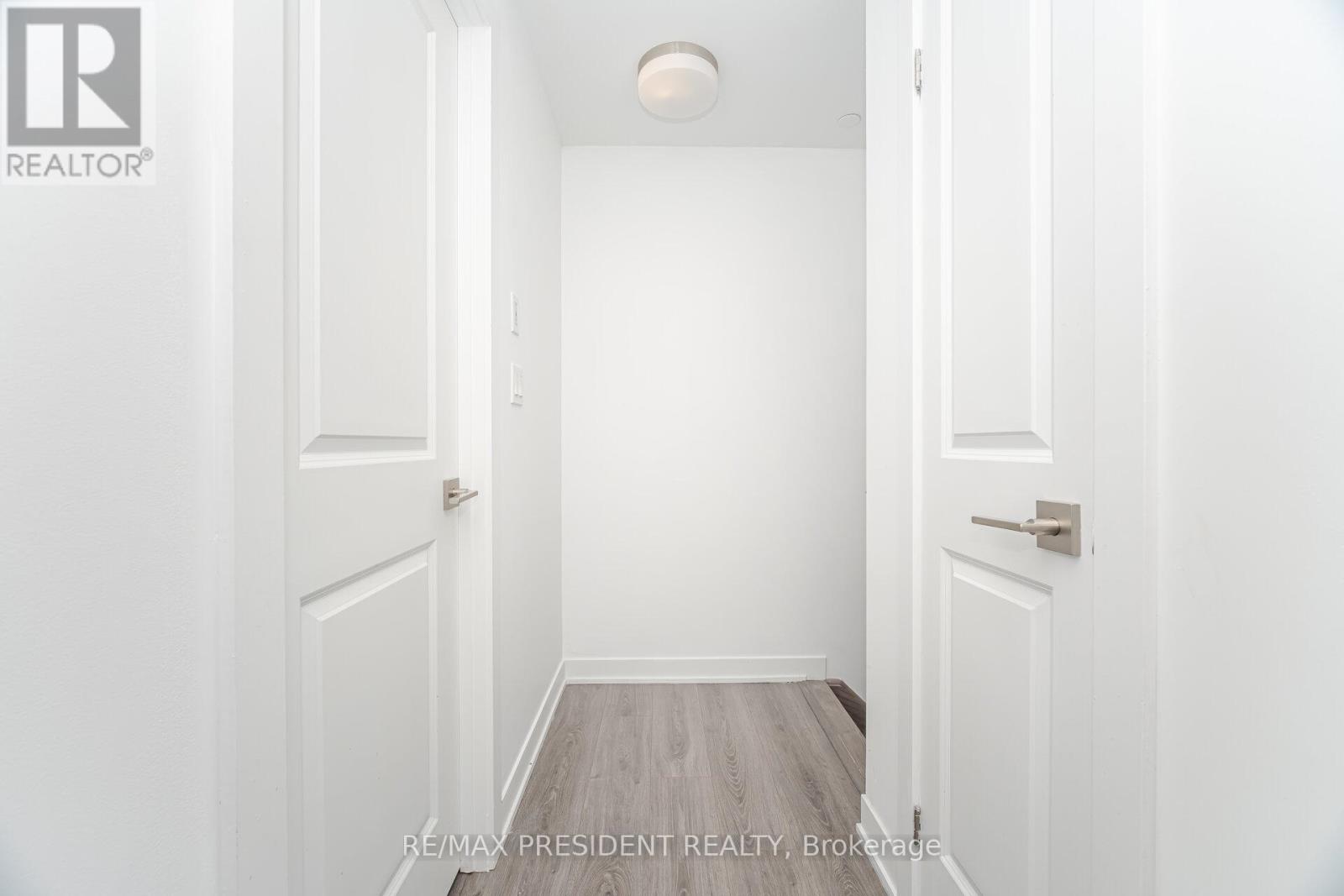 19 - 4015 Hickory Drive, Mississauga, Ontario  L4W 1L1 - Photo 22 - W12628472