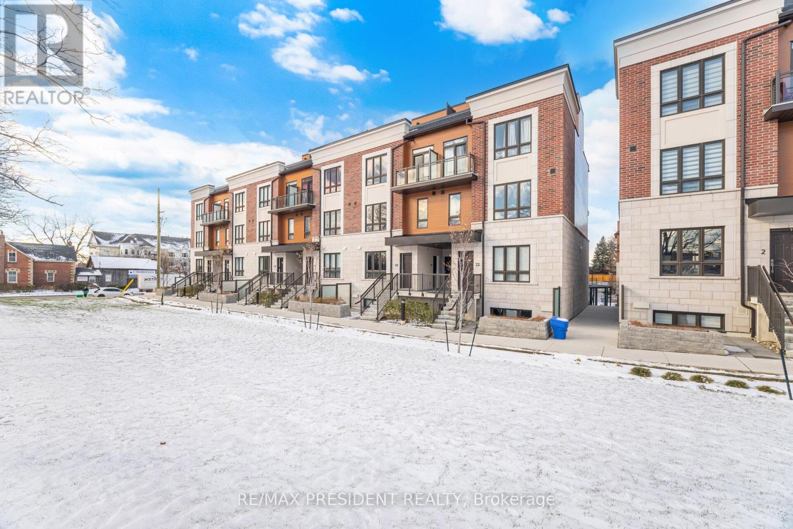 19 - 4015 Hickory Drive, Mississauga, Ontario  L4W 1L1 - Photo 3 - W12628472