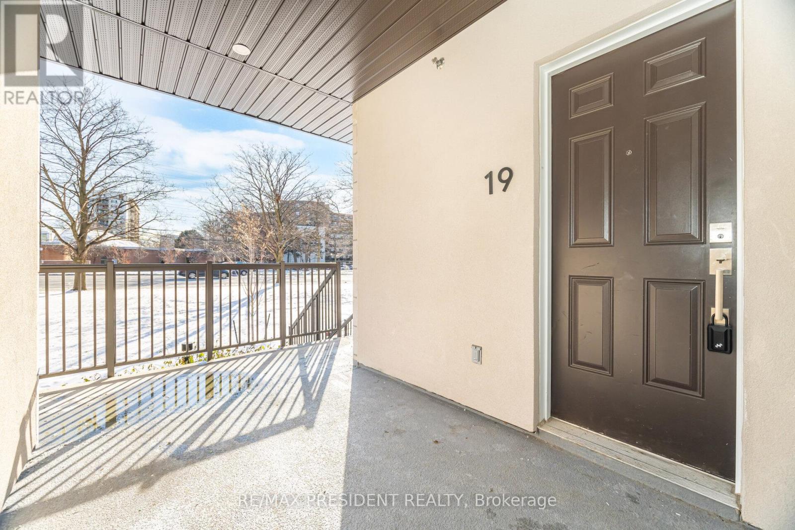 19 - 4015 Hickory Drive, Mississauga, Ontario  L4W 1L1 - Photo 5 - W12628472