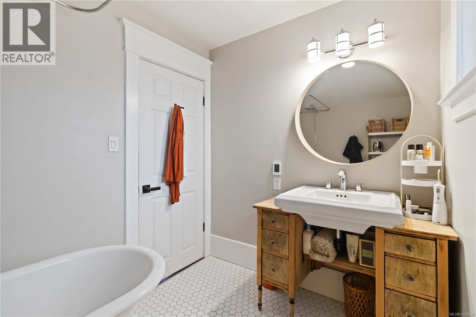 3354 Harriet Rd, Saanich, British Columbia  V8Z 3S4 - Photo 17 - 1018828