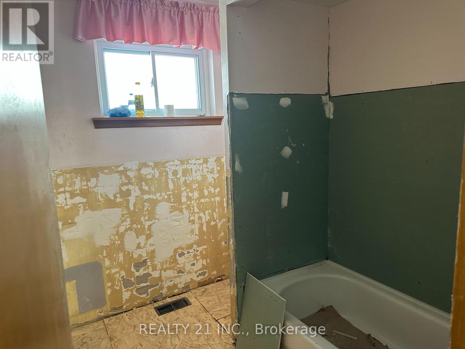 26 Martindale Road, Toronto, Ontario  M1M 2B7 - Photo 14 - E12616824