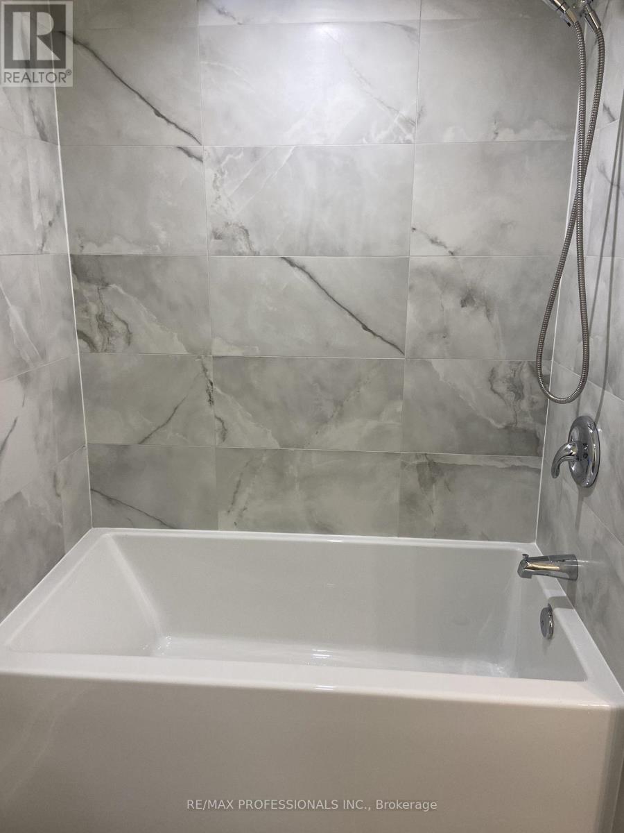 Lower - 10 Cindy Drive, St. Catharines, Ontario  L2M 6K1 - Photo 11 - X12628500