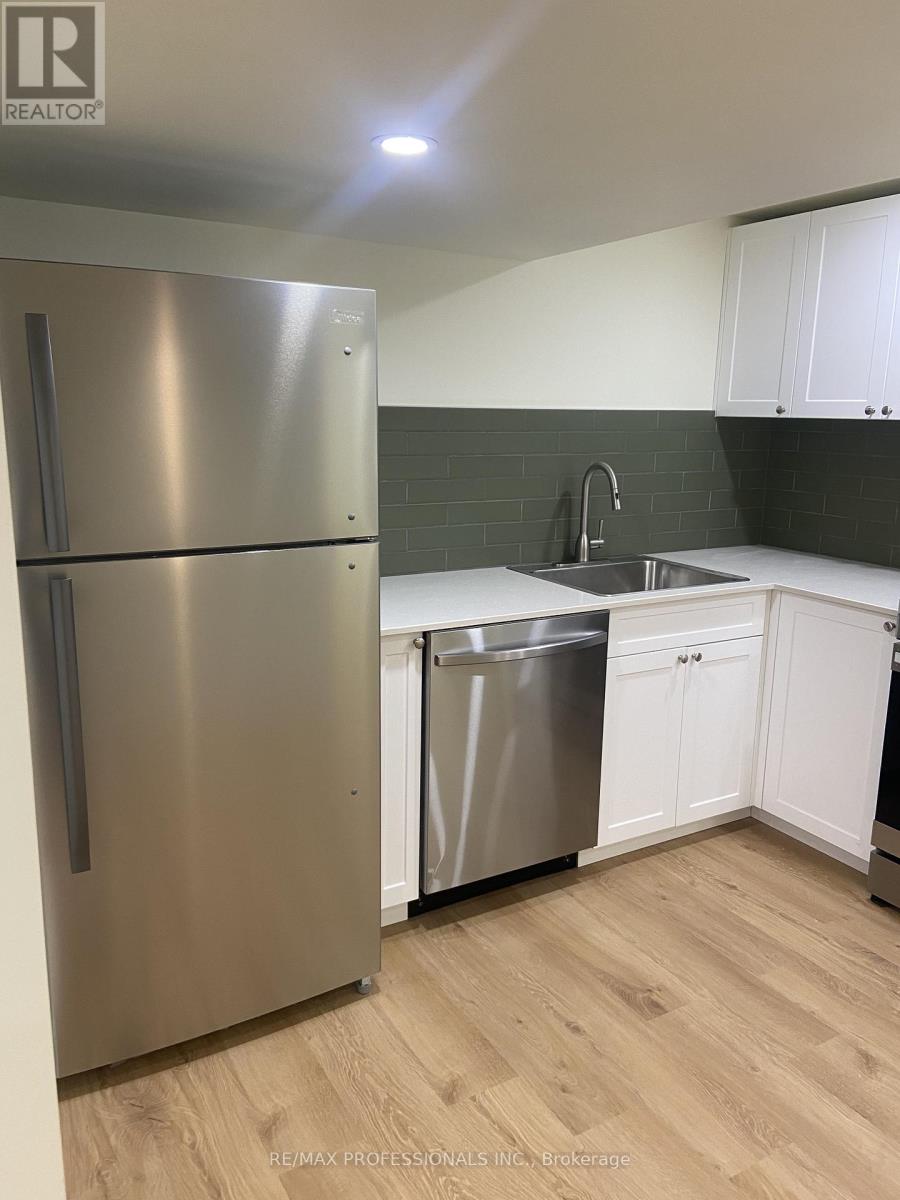 Lower - 10 Cindy Drive, St. Catharines, Ontario  L2M 6K1 - Photo 8 - X12628500