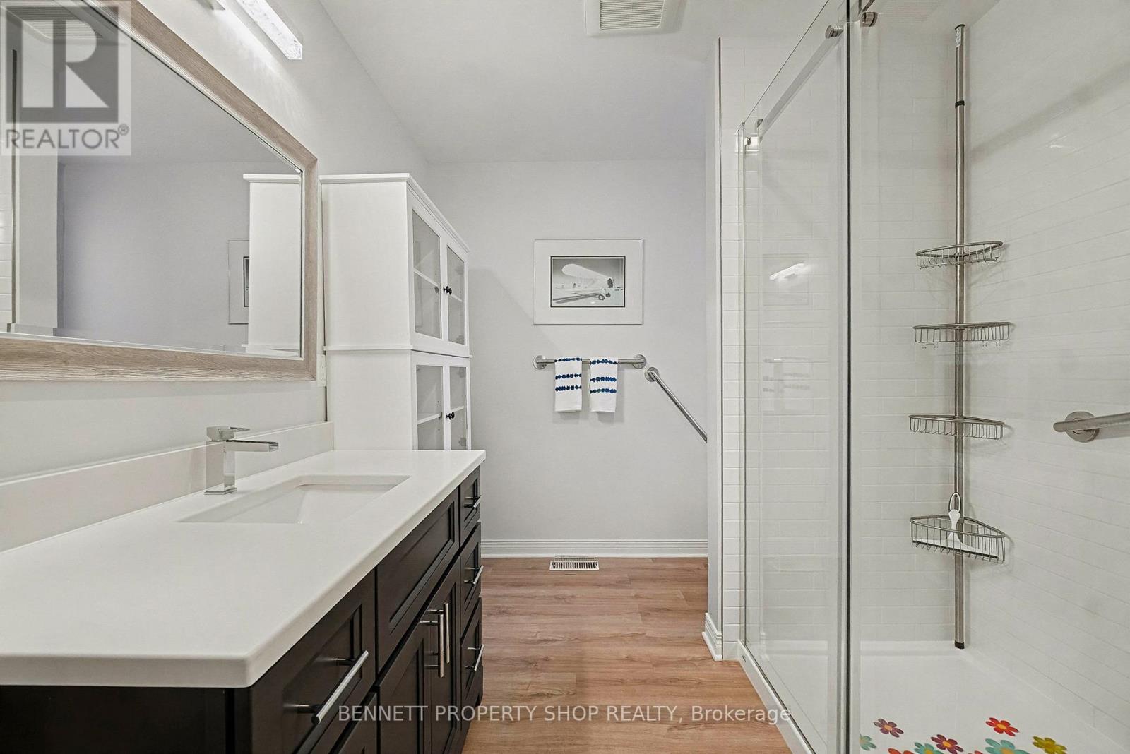 B - 833 Champlain Street, Ottawa, Ontario  K1C 1K2 - Photo 10 - X12628576