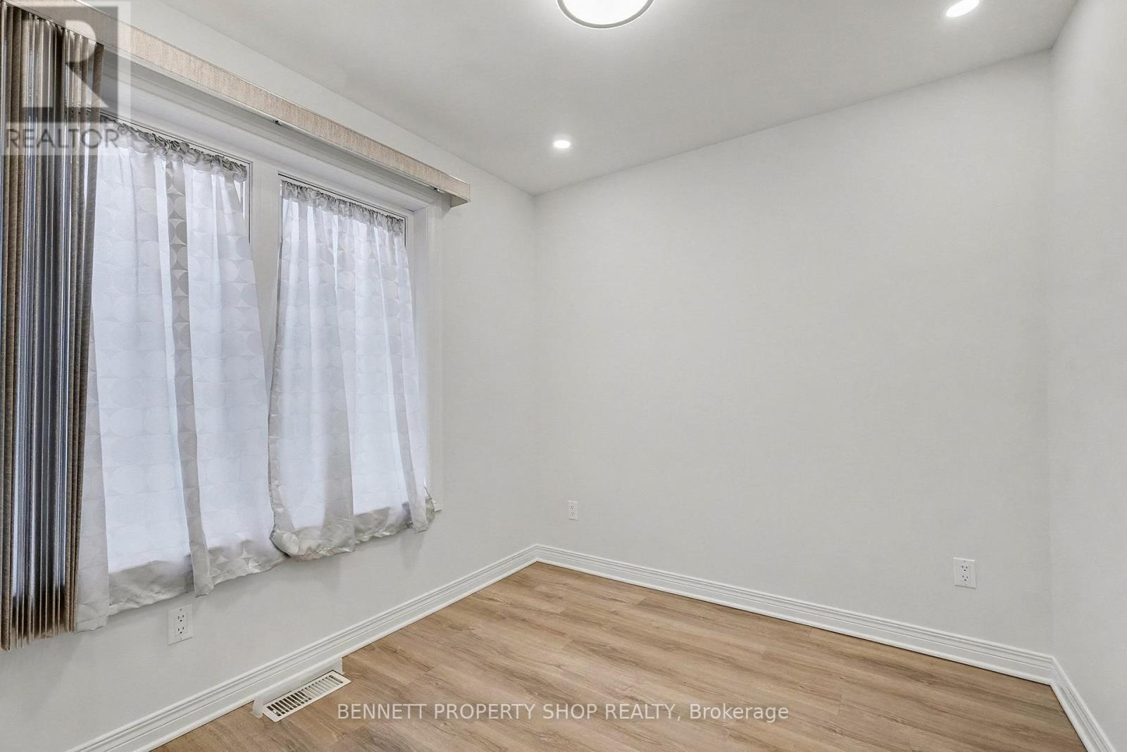 B - 833 Champlain Street, Ottawa, Ontario  K1C 1K2 - Photo 9 - X12628576