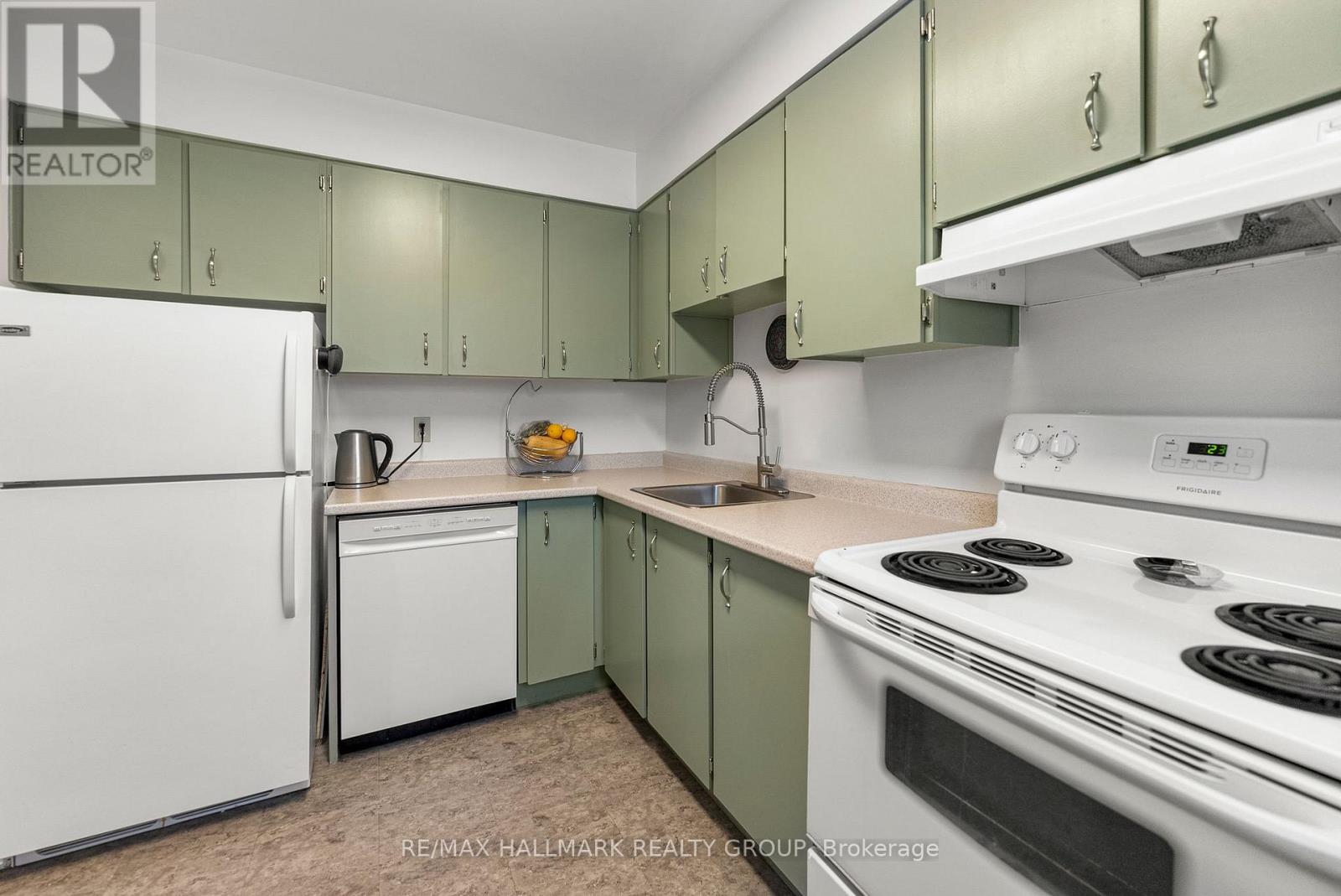 1314 Cedarcroft Crescent, Ottawa, Ontario  K1B 5C7 - Photo 13 - X12628600