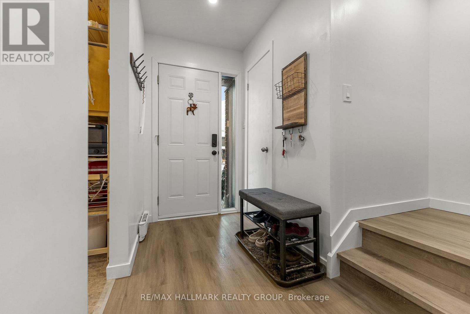 1314 Cedarcroft Crescent, Ottawa, Ontario  K1B 5C7 - Photo 7 - X12628600