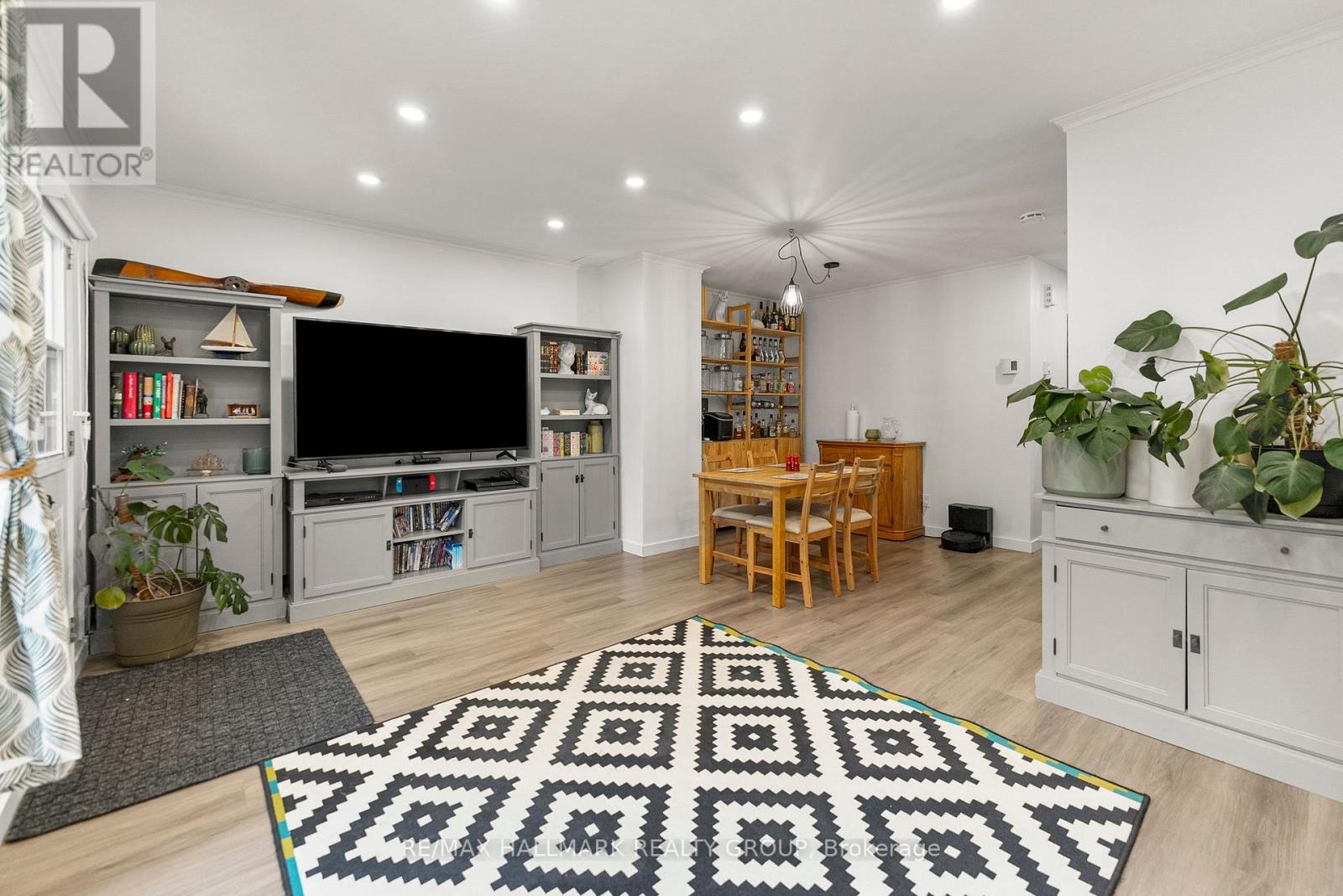 1314 Cedarcroft Crescent, Ottawa, Ontario  K1B 5C7 - Photo 9 - X12628600