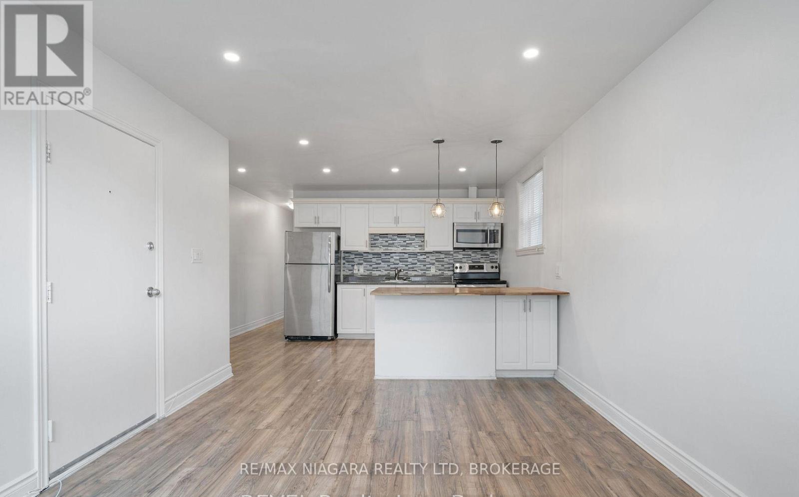 2 - 81 Maple Street, St. Catharines (Downtown), Ontario  L2R 2B1 - Photo 6 - X12628622