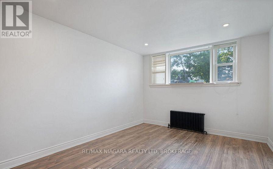 2 - 81 Maple Street, St. Catharines (Downtown), Ontario  L2R 2B1 - Photo 9 - X12628622