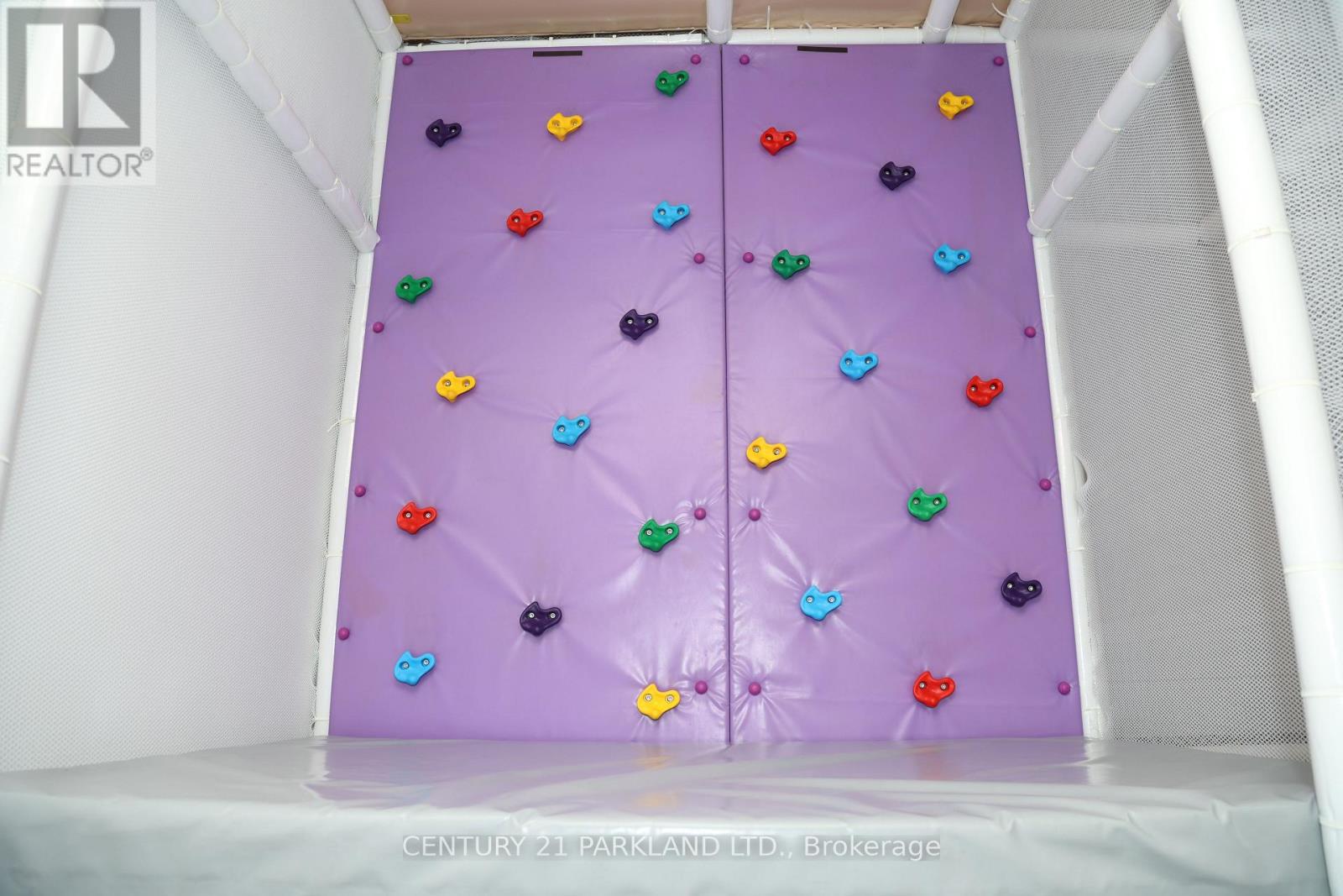 J2 - 43 First Commerce Drive, Aurora, Ontario  L4G 0G2 - Photo 4 - N12601934