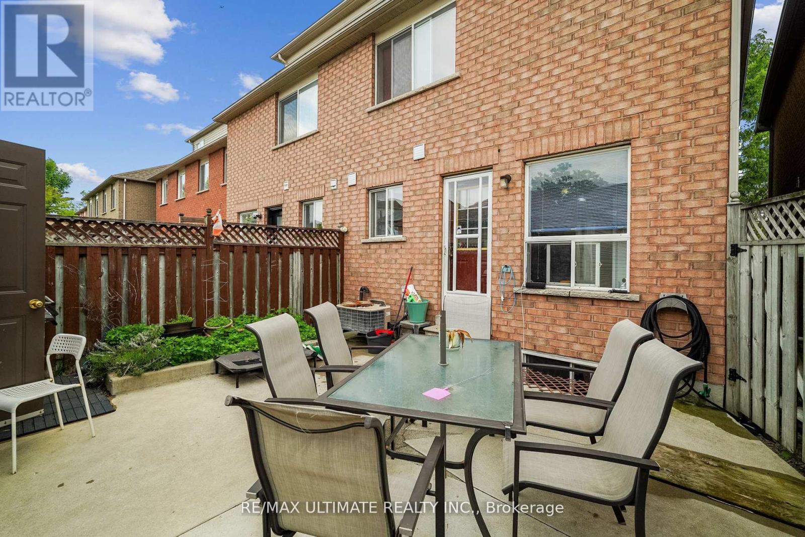 2168 St. Clair Avenue W, Toronto, Ontario  M6N 5C1 - Photo 25 - W12442163