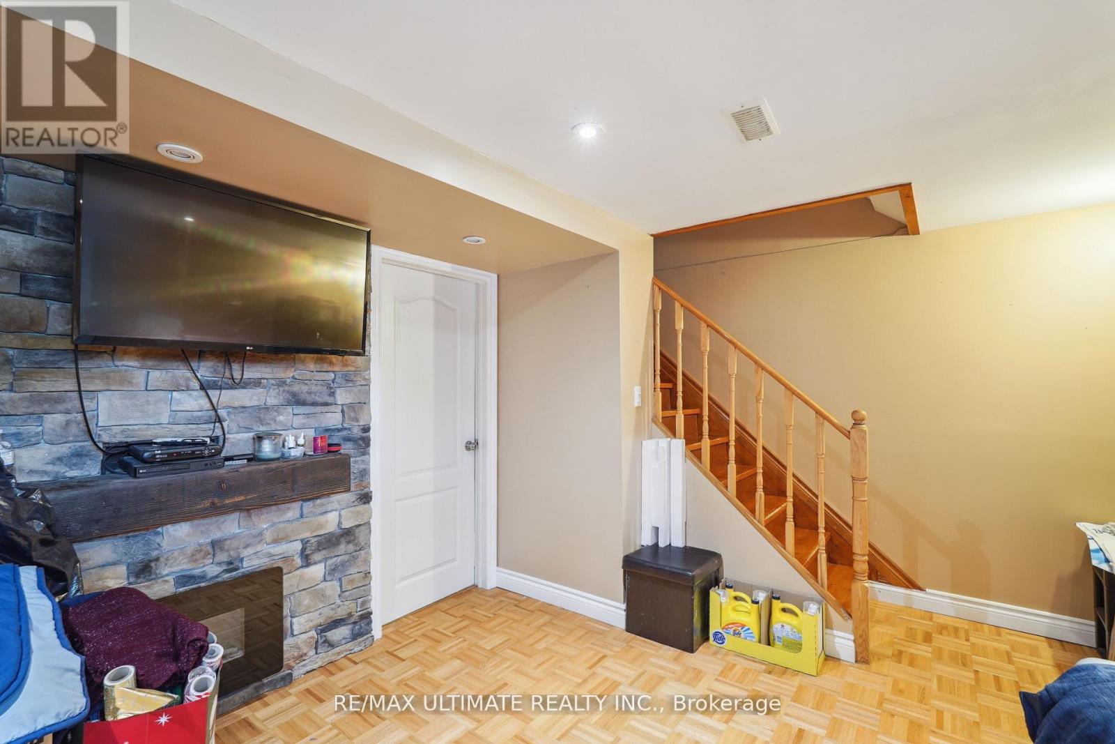 2168 St. Clair Avenue W, Toronto, Ontario  M6N 5C1 - Photo 20 - W12442163