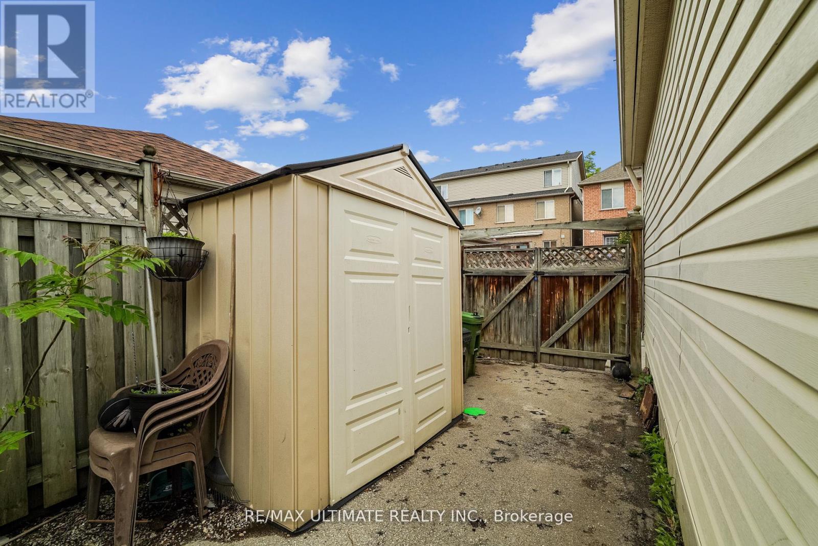 2168 St. Clair Avenue W, Toronto, Ontario  M6N 5C1 - Photo 26 - W12442163