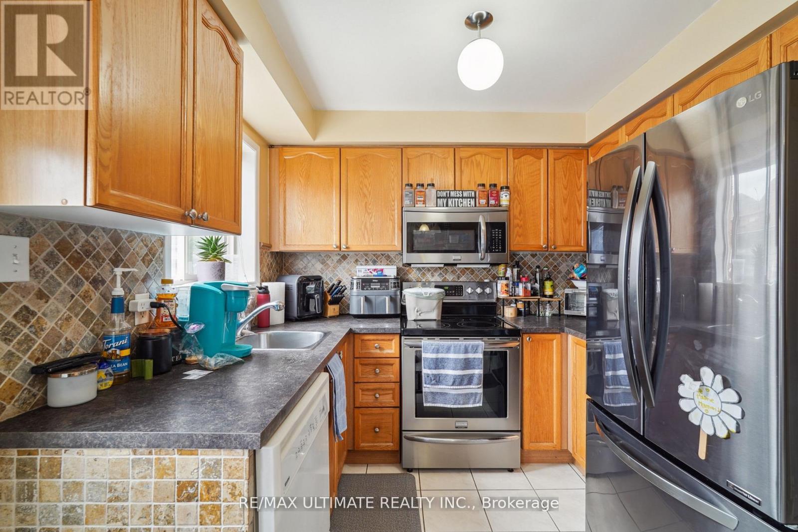 2168 St. Clair Avenue W, Toronto, Ontario  M6N 5C1 - Photo 8 - W12442163