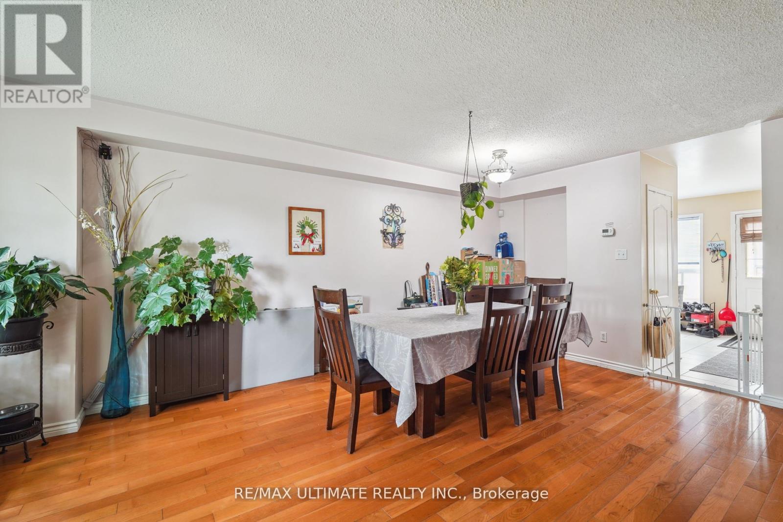 2168 St. Clair Avenue W, Toronto, Ontario  M6N 5C1 - Photo 9 - W12442163