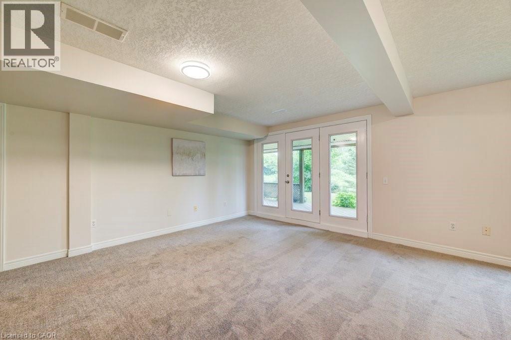 670 Salzburg Drive, Waterloo, Ontario  N2V 2N8 - Photo 38 - 40793071