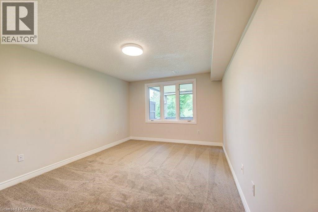 670 Salzburg Drive, Waterloo, Ontario  N2V 2N8 - Photo 39 - 40793071