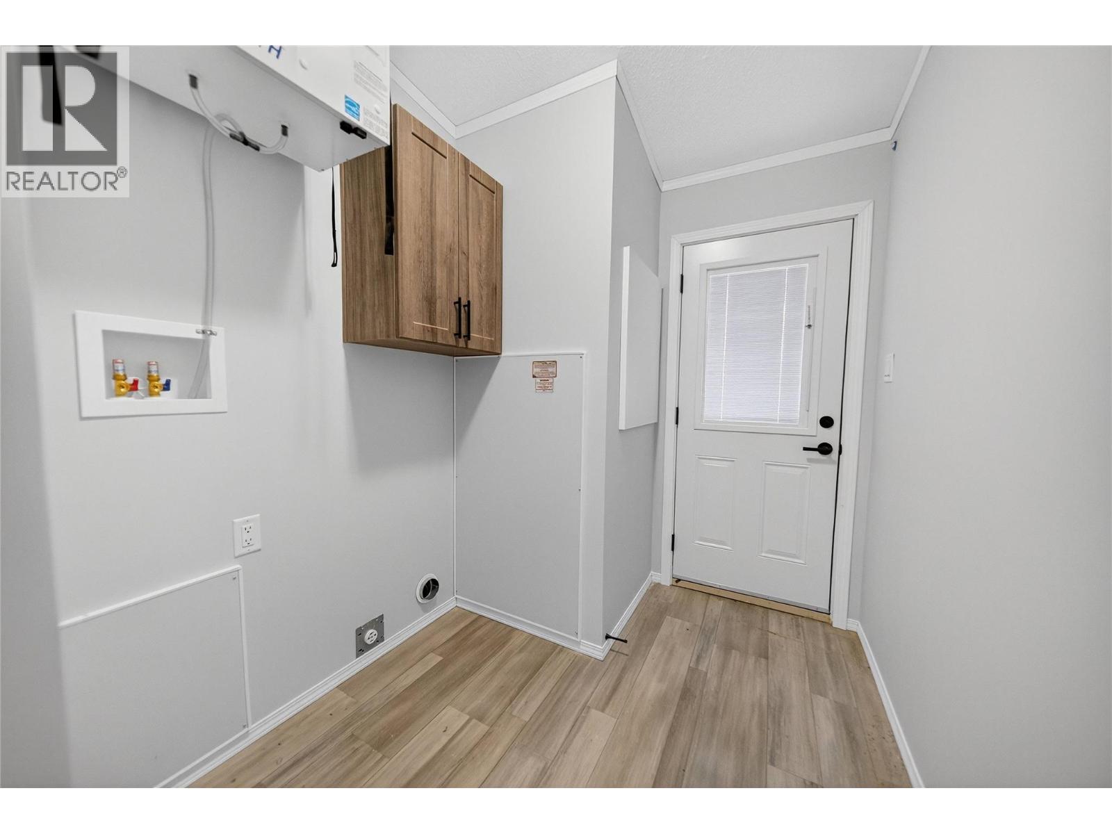 8948 Rundle Place, Canal Flats, British Columbia V0B 1B0 - Photo 21 - 10369951