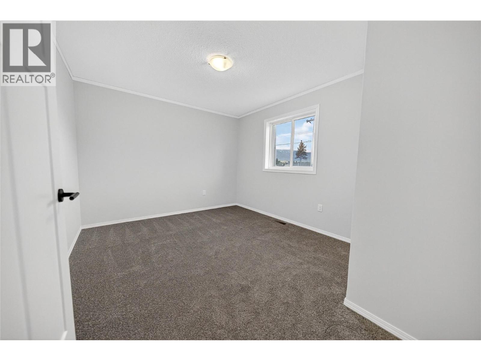 8948 Rundle Place, Canal Flats, British Columbia V0B 1B0 - Photo 16 - 10369951