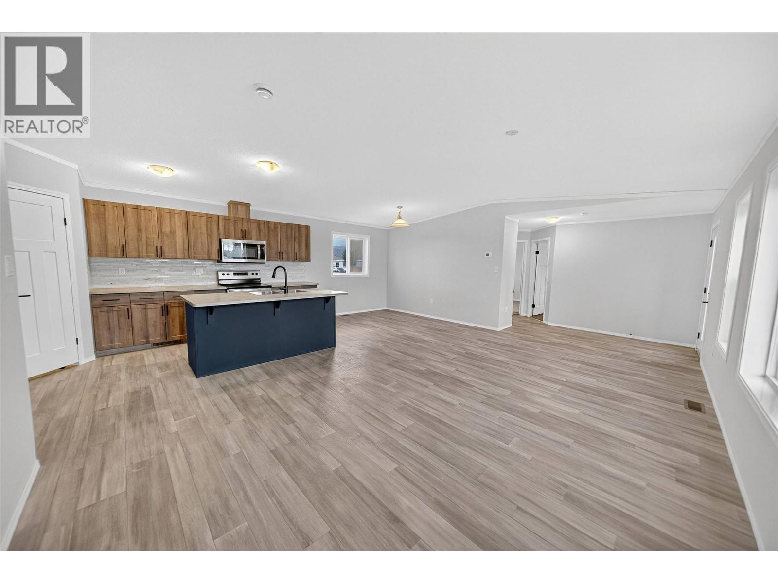 8948 Rundle Place, Canal Flats, British Columbia V0B 1B0 - Photo 8 - 10369951