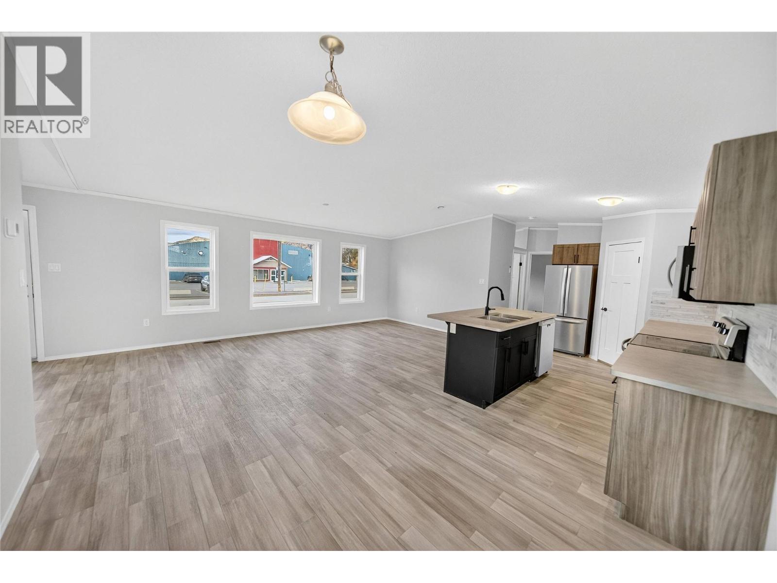 8948 Rundle Place, Canal Flats, British Columbia V0B 1B0 - Photo 10 - 10369951