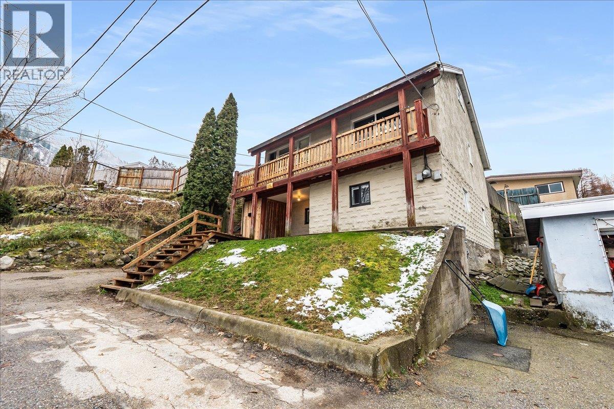 530 Turner Street, Warfield, British Columbia  V1R 2K2 - Photo 5 - 10370687