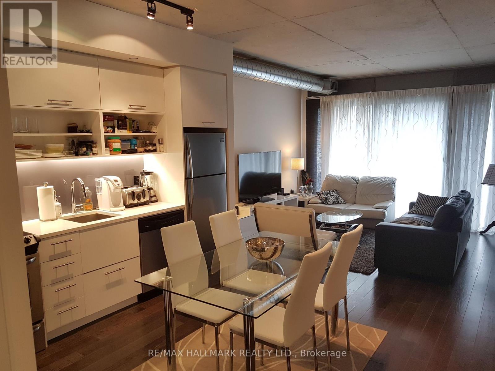 713 - 32 TROLLEY CRESCENT, Toronto, Ontario