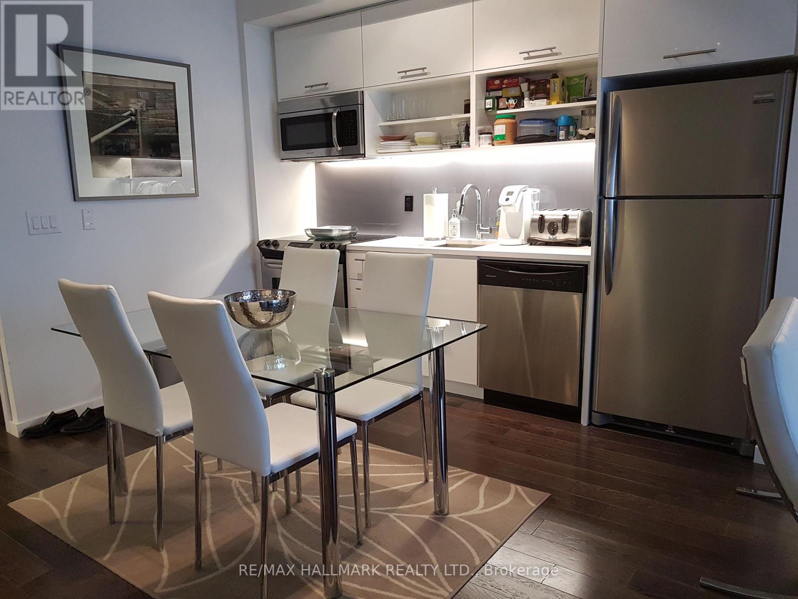 713 - 32 Trolley Crescent, Toronto, Ontario  M5A 0E9 - Photo 3 - C12628624