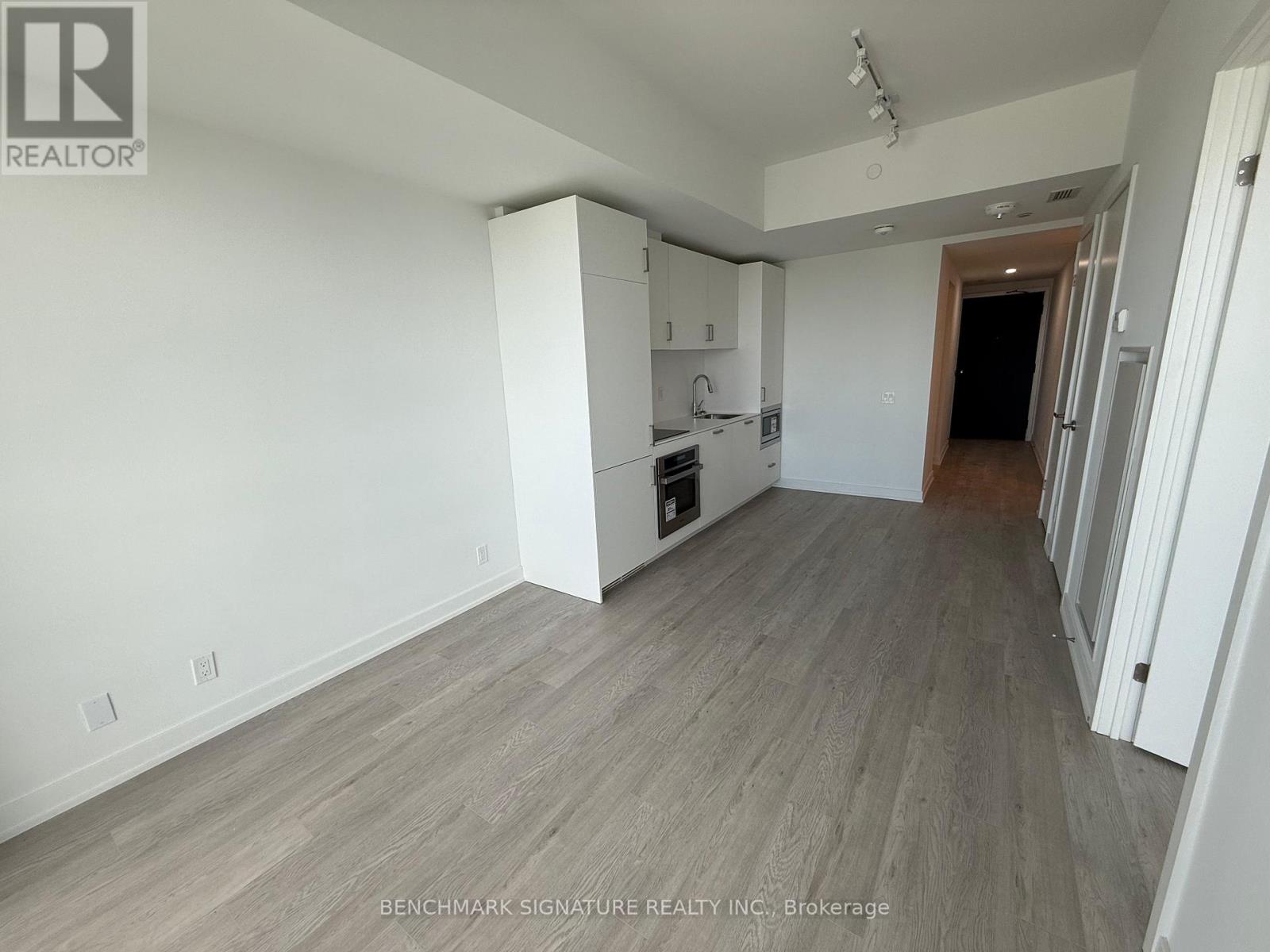 5810 - 88 Queen Street E, Toronto, Ontario  M5C 0B6 - Photo 2 - C12628642