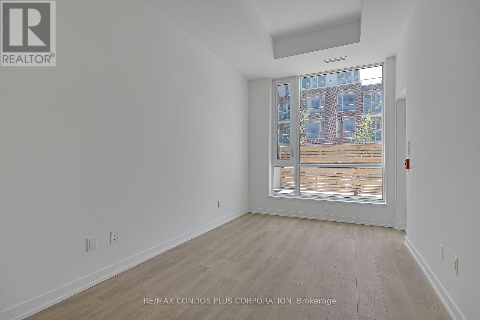 121 - 150 Logan Avenue, Toronto, Ontario  M4M 0E4 - Photo 4 - E12628512