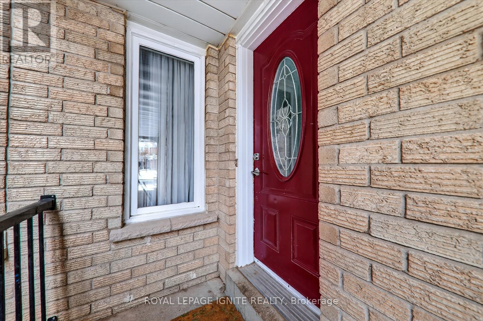 18 Gill Crescent, Ajax, Ontario  L1T 4A5 - Photo 5 - E12628646