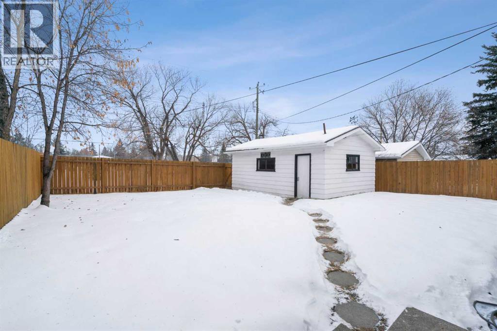 68 Healy Drive Sw, Calgary, Alberta  T2V 2Z7 - Photo 39 - A2274429