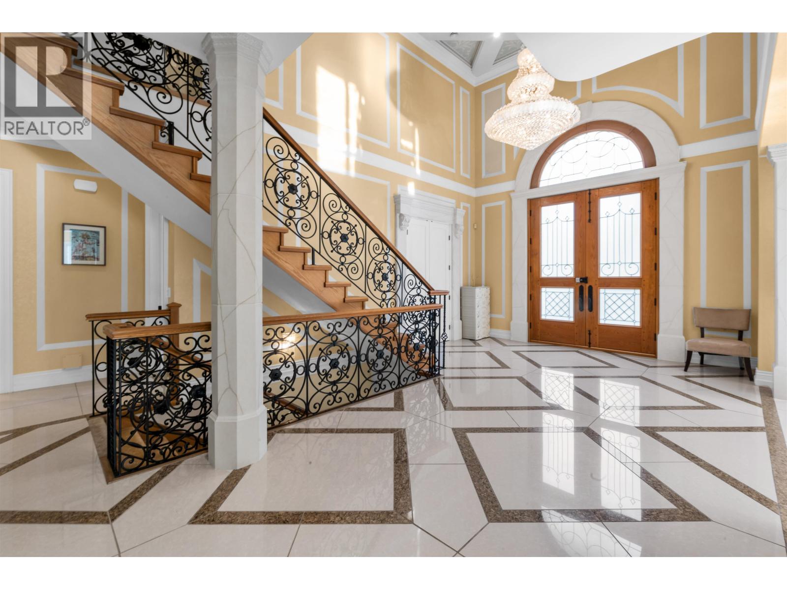 8233 Government Road, Burnaby, British Columbia  V5A 2E4 - Photo 4 - R3018877