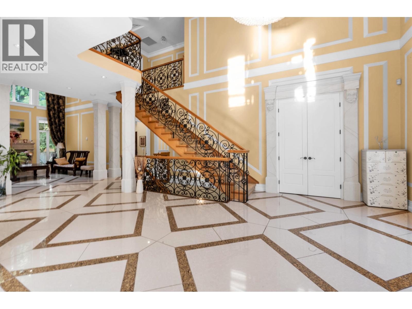 8233 Government Road, Burnaby, British Columbia  V5A 2E4 - Photo 6 - R3018877