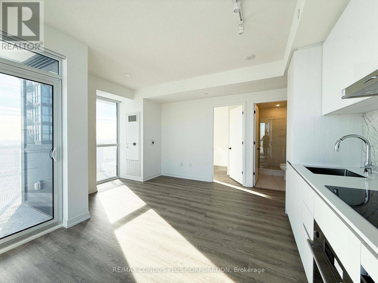 3909 - 8 INTERCHANGE WAY, Vaughan, Ontario