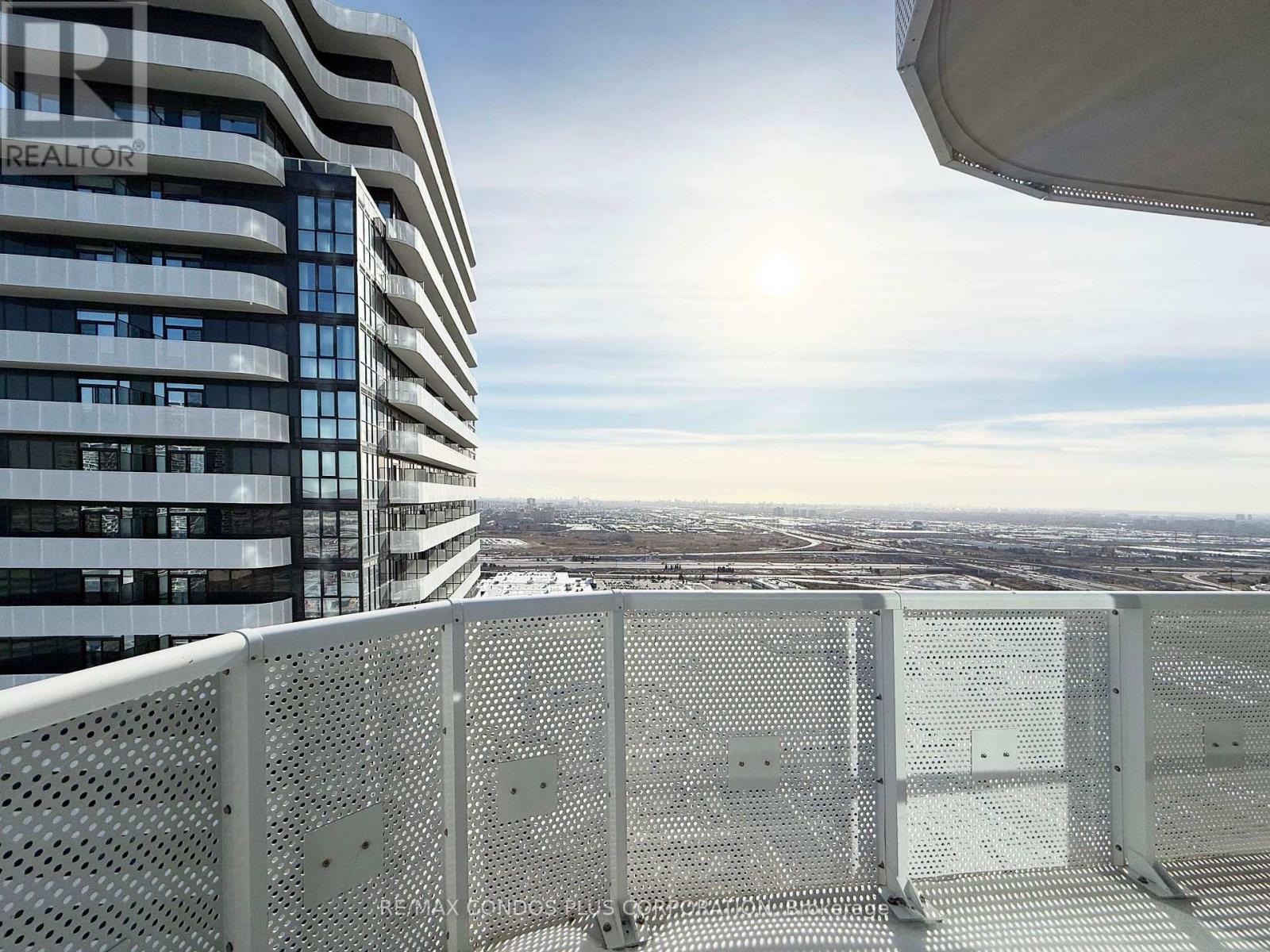 3909 - 8 Interchange Way, Vaughan, Ontario  L4K 0R2 - Photo 5 - N12628546