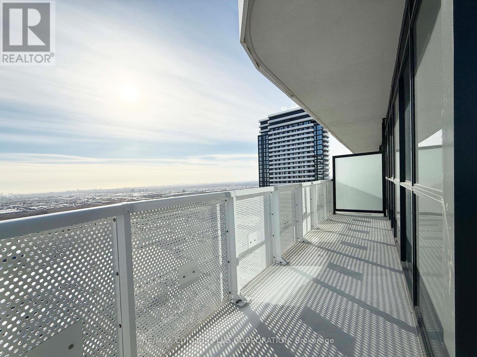 3909 - 8 Interchange Way, Vaughan, Ontario  L4K 0R2 - Photo 7 - N12628546