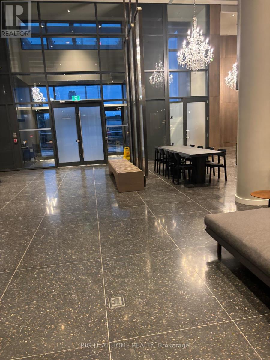 4202 - 8 Interchange Way, Vaughan, Ontario  L4K 5Z7 - Photo 18 - N12628236