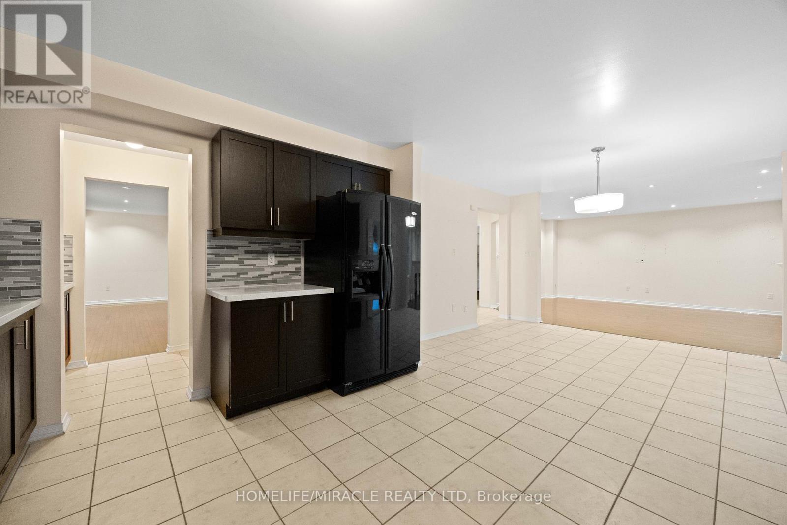 28 Bramfield Street, Brampton, Ontario  L7A 2W2 - Photo 16 - W12617176