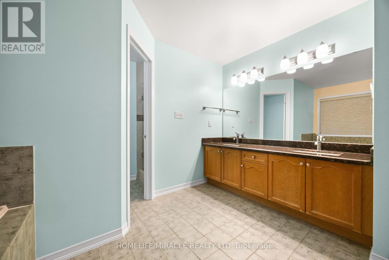 28 Bramfield Street, Brampton, Ontario  L7A 2W2 - Photo 27 - W12617176