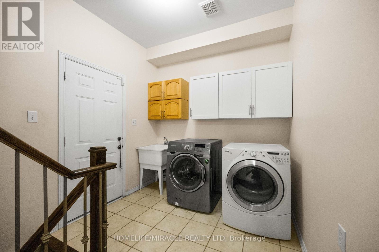 28 Bramfield Street, Brampton, Ontario  L7A 2W2 - Photo 18 - W12617176