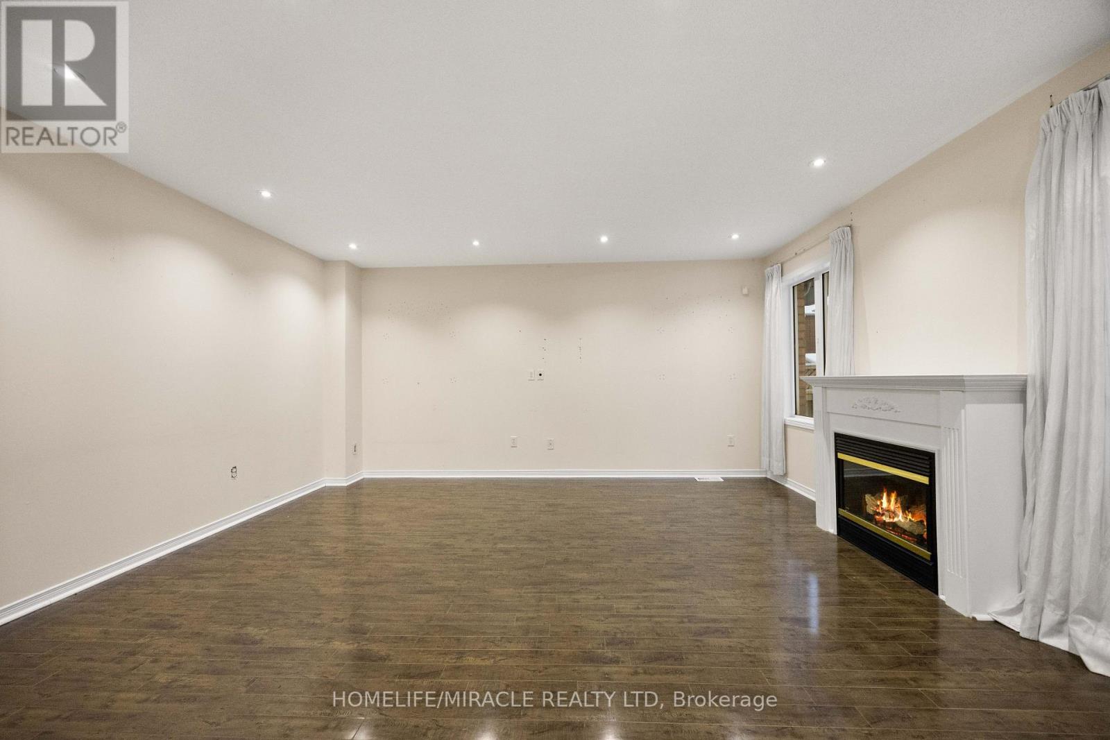 28 Bramfield Street, Brampton, Ontario  L7A 2W2 - Photo 11 - W12617176