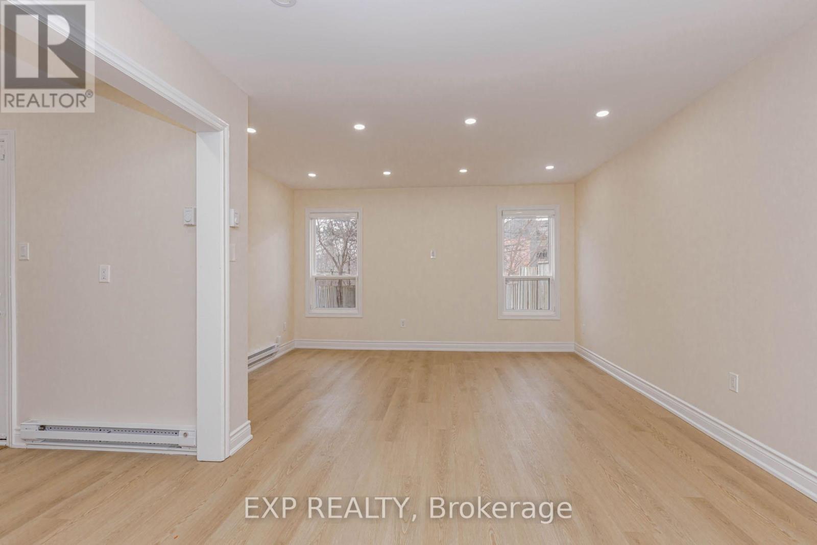 2289 Munn's Avenue, Oakville, Ontario  L6H 3M4 - Photo 4 - W12628520